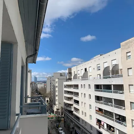 Moderne Avec Garage Et Acces Metro A 100m *